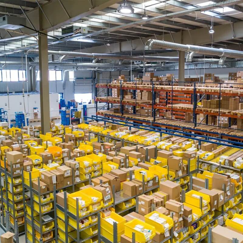 Quali tipi di scaffalature di stoccaggio sono adatti per l'industria automobilistica?